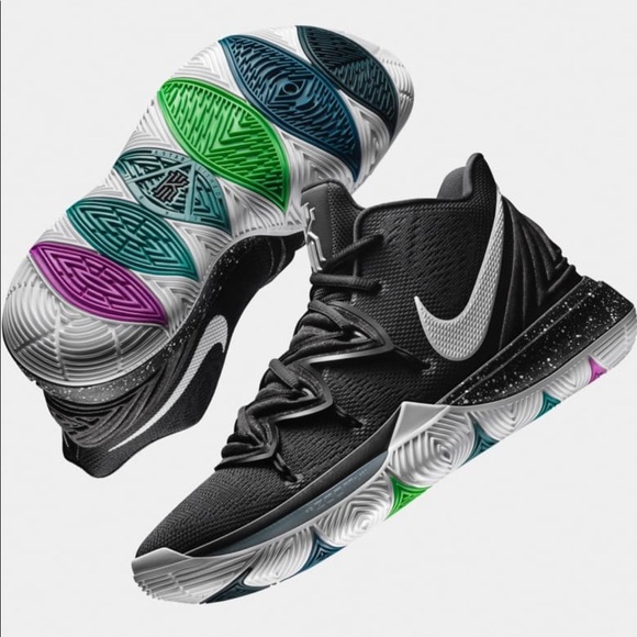 Mens Nike Kyrie 5 Black Magic size 10